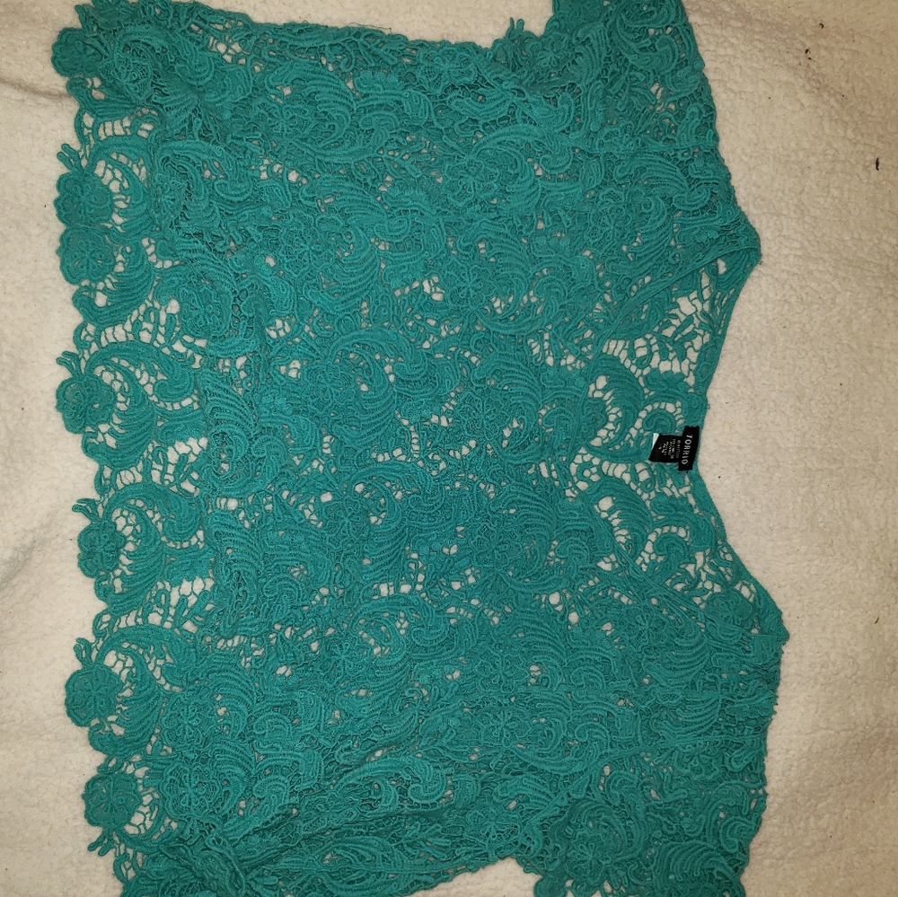 Torrid size 2 crop top
